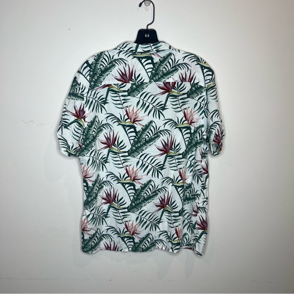 Goodfellow Short Sleeve M Button Up Floral/Tropical Design - Picture 4 of 4